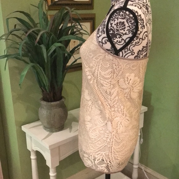 Banana Republic camisole - Picture 3 of 7